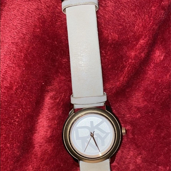 🎉HP🎉 DKNY white Genuine White leather Strap Logo Dial  Rose gold tone wa… - Picture 5 of 10